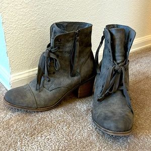 Roxy- Heel boots size 11